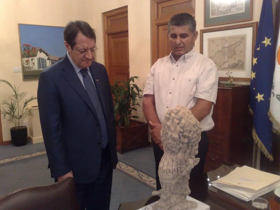 Alexandros Sako ve Heykelleri