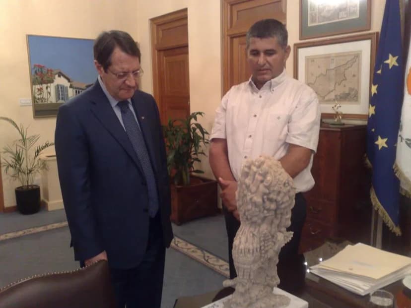 Alexandros Sako ve Heykelleri